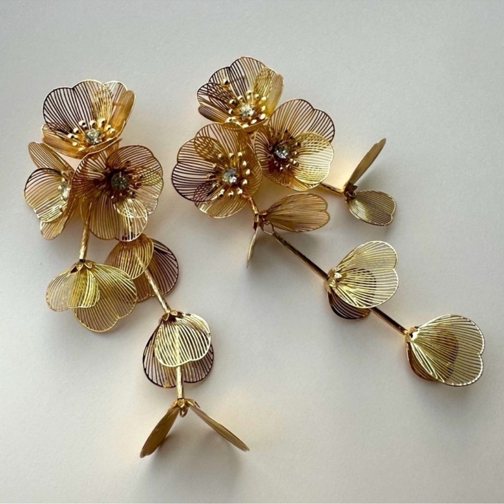 Kate Middleton Gold Floral Earrings